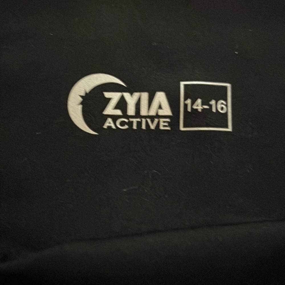 Zyia Active cropped leggings